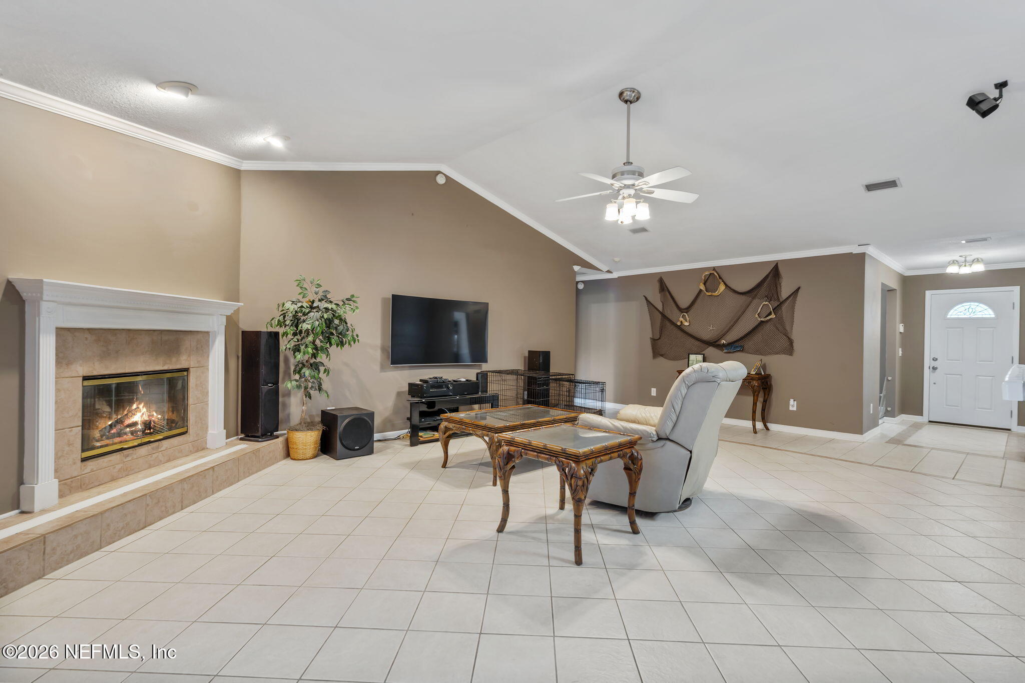 8850 San Rae Road Jacksonville, FL 32257 - Photo 8 of 22 Main living area