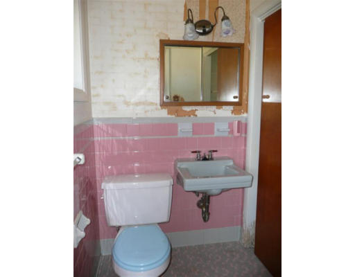 304 Mohawk Road Somerset, MA 02726 - Photo 12 of 12 Gallery Image 12