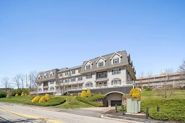 $589,000 | 255 Winter Street, Unit 302, Waltham, MA 02451