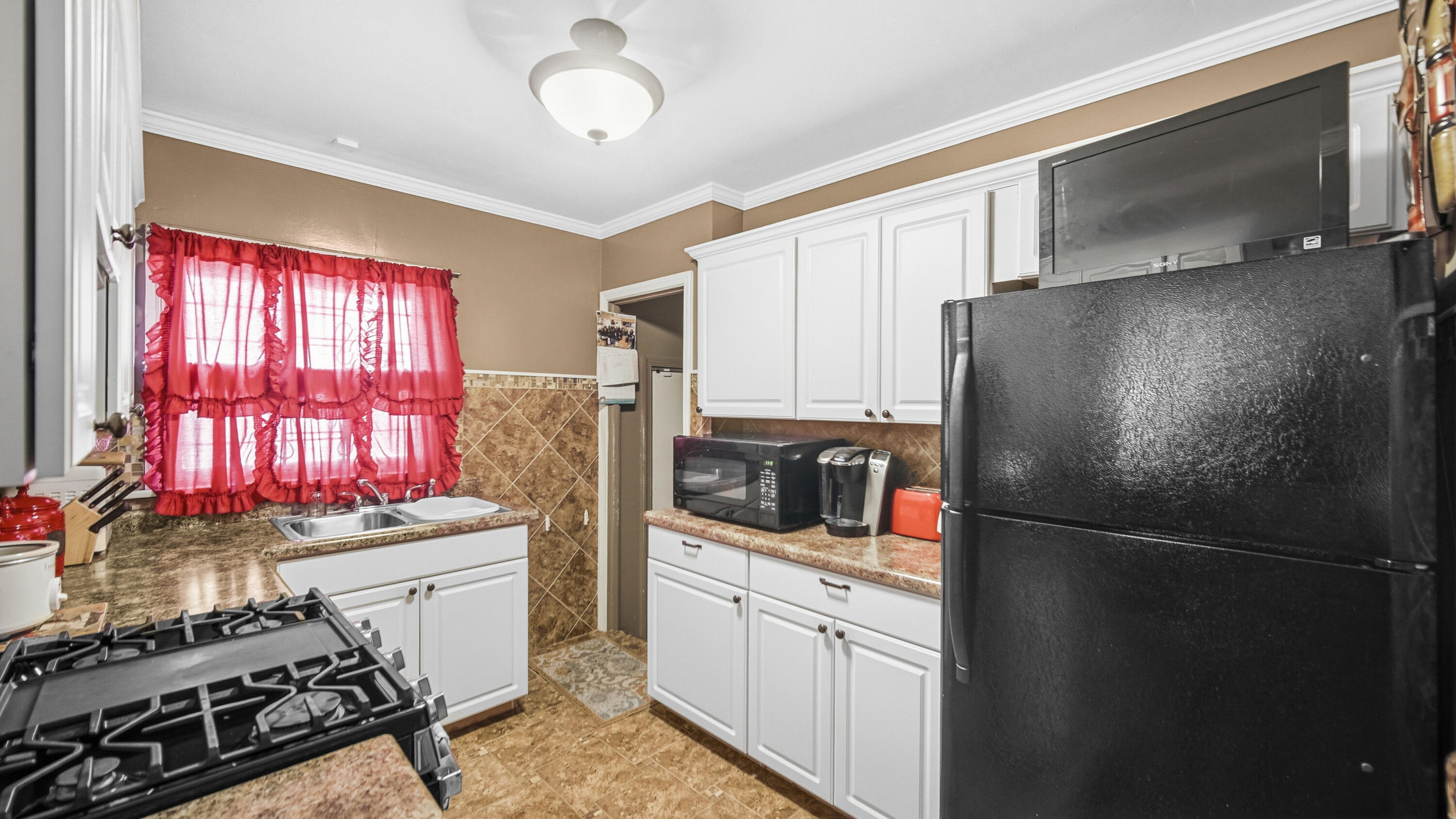 243 Taft Place Gary, IN 46404 - Photo 4 of 15 3000x1688