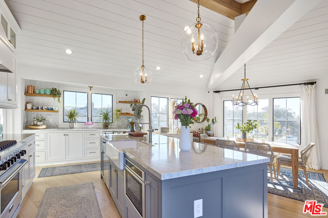 8388 Chase Avenue Los Angeles, CA 90045 - Photo 17 of 30