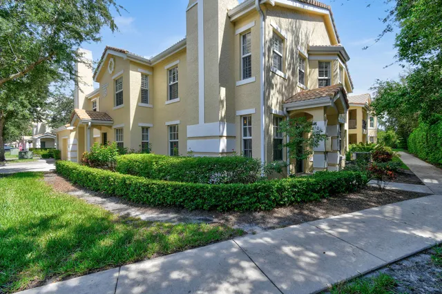 $1,950 | 148 Southwest Peacock Boulevard, Unit 25101, Port St. Lucie, FL 34986