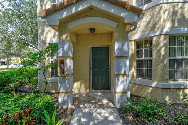 $1,950 | 148 Southwest Peacock Boulevard, Unit 25101, Port St. Lucie, FL 34986