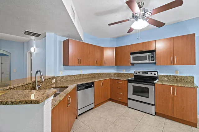 $1,950 | 148 Southwest Peacock Boulevard, Unit 25101, Port St. Lucie, FL 34986