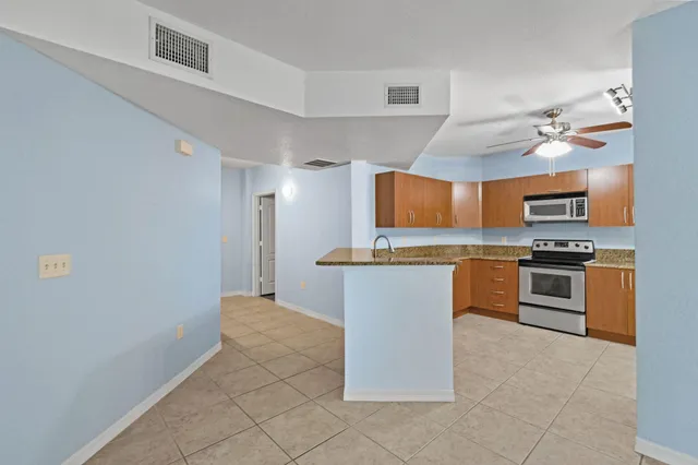 $1,950 | 148 Southwest Peacock Boulevard, Unit 25101, Port St. Lucie, FL 34986