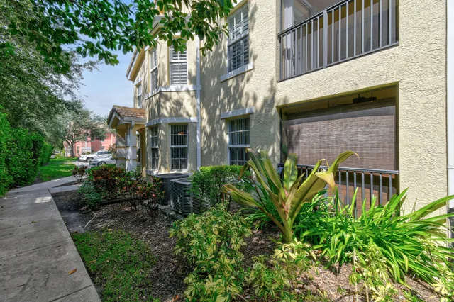 $1,950 | 148 Southwest Peacock Boulevard, Unit 25101, Port St. Lucie, FL 34986