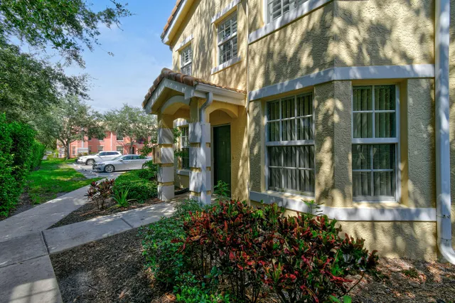 $1,950 | 148 Southwest Peacock Boulevard, Unit 25101, Port St. Lucie, FL 34986