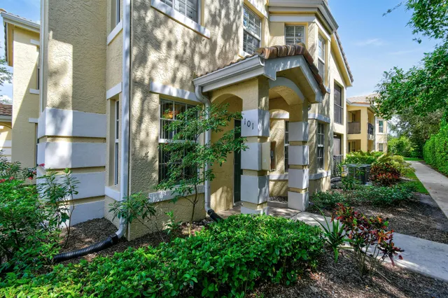 $1,950 | 148 Southwest Peacock Boulevard, Unit 25101, Port St. Lucie, FL 34986