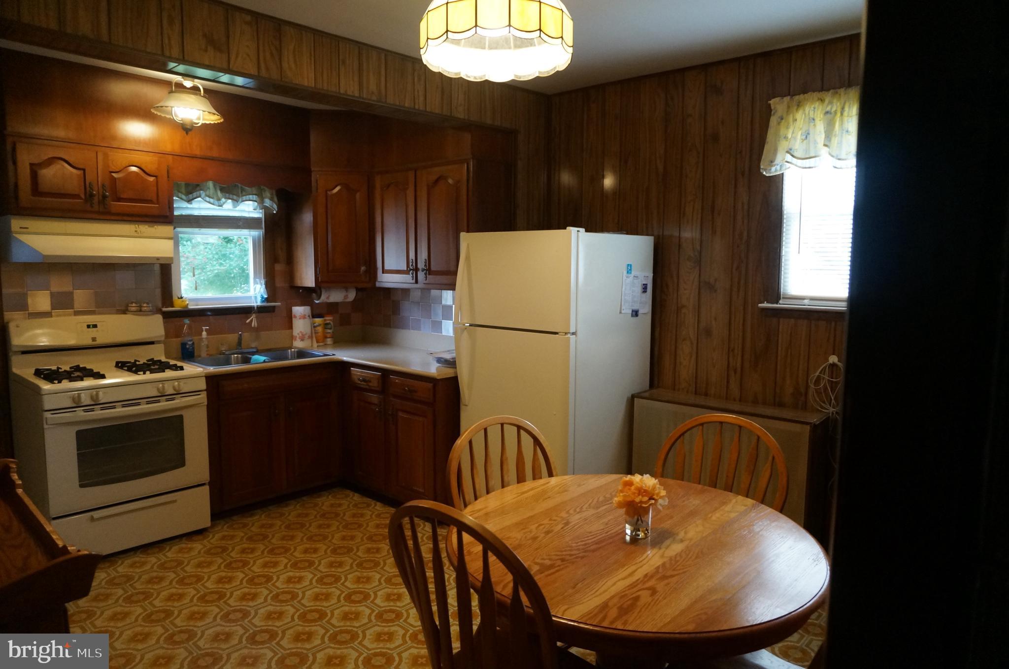 2115 Oak Road Baltimore, MD 21219 - Photo 16 of 29