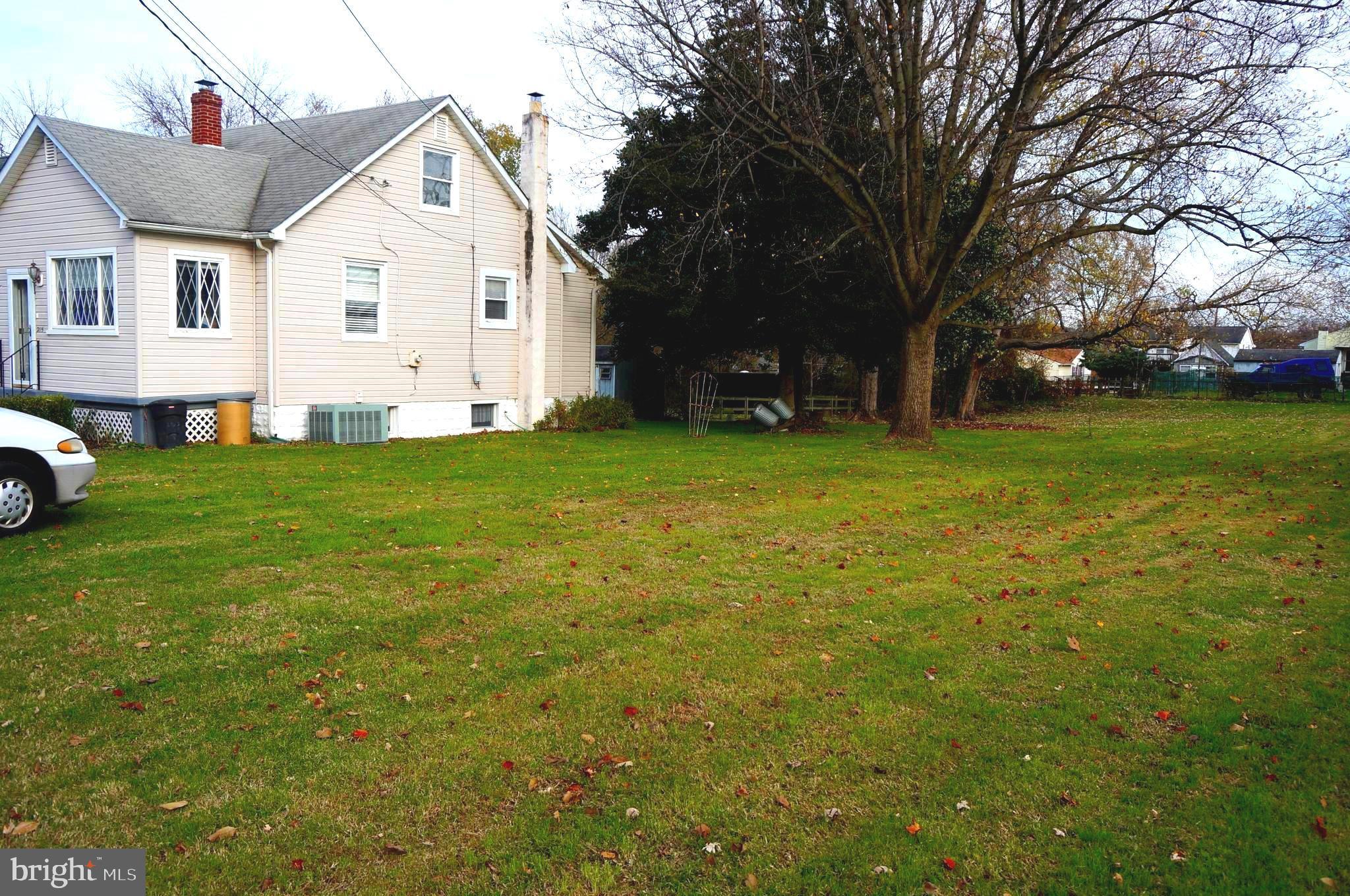 2115 Oak Road Baltimore, MD 21219 - Photo 3 of 29