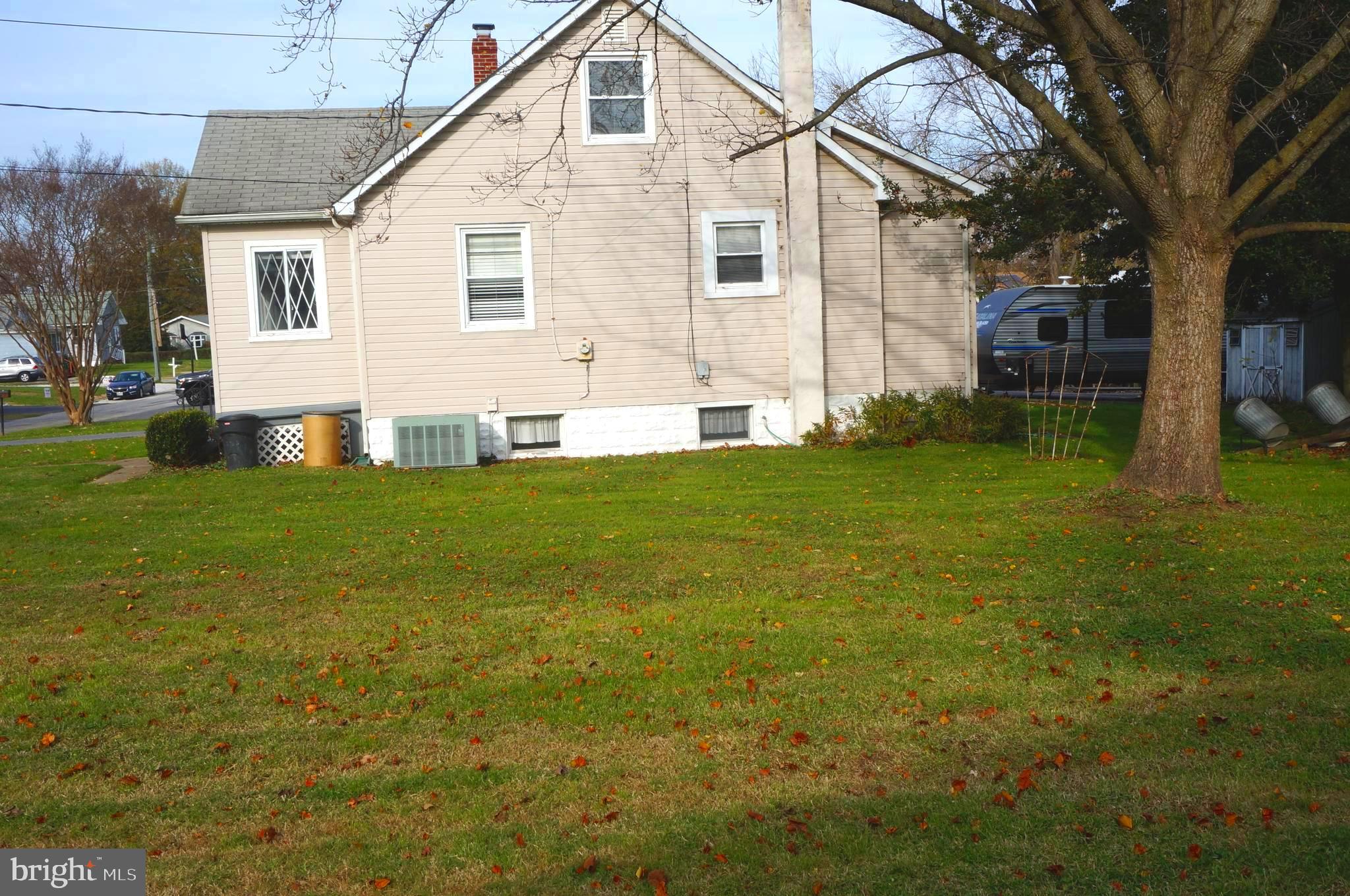 2115 Oak Road Baltimore, MD 21219 - Photo 5 of 29