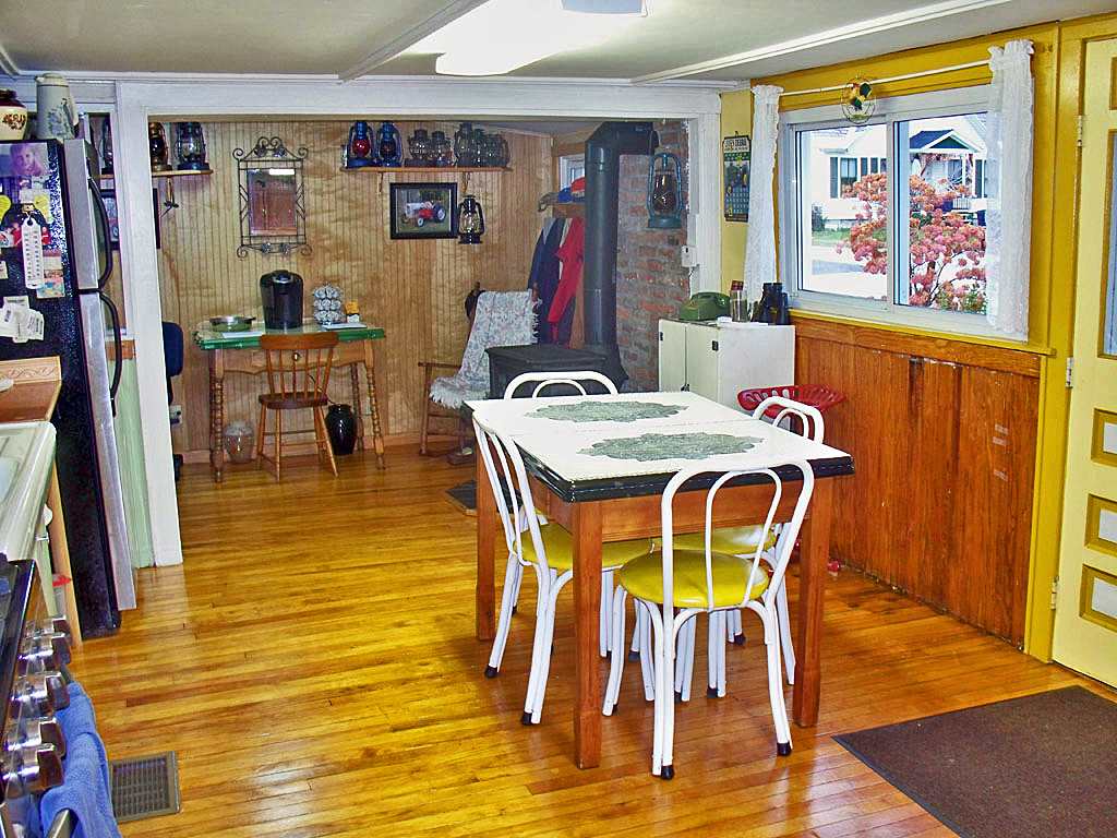 637 Main Street West Rutland, VT 05777 - Photo 2 of 28