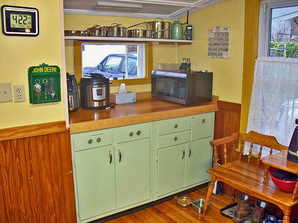 637 Main Street West Rutland, VT 05777 - Photo 4 of 28