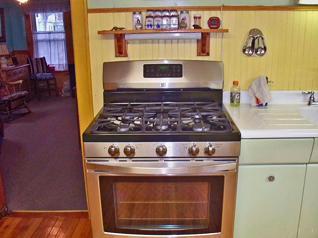 637 Main Street West Rutland, VT 05777 - Photo 5 of 28