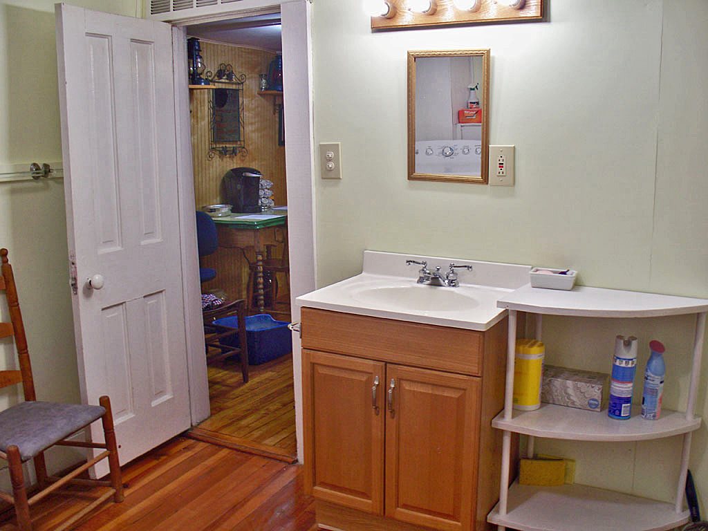 637 Main Street West Rutland, VT 05777 - Photo 7 of 28