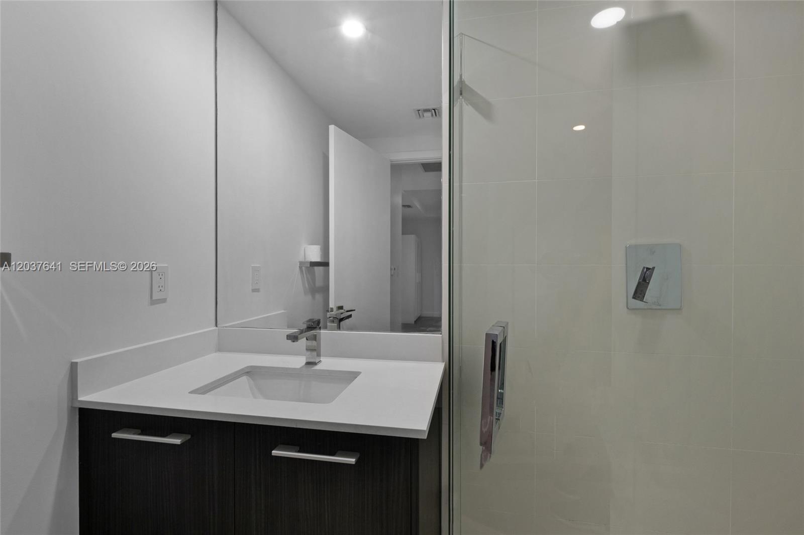 45 Southwest 9th Street, Unit 2305 Miami, FL 33130 - Photo 15 of 16