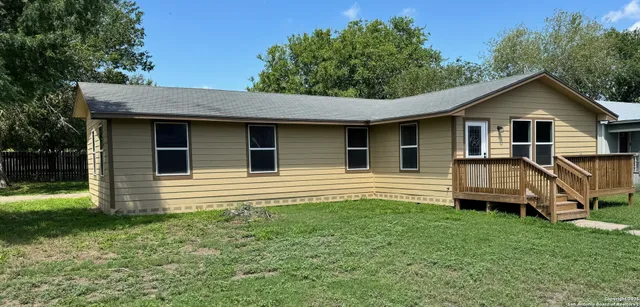 $225,000 | 601 Mesquite Street, George West, TX 78022