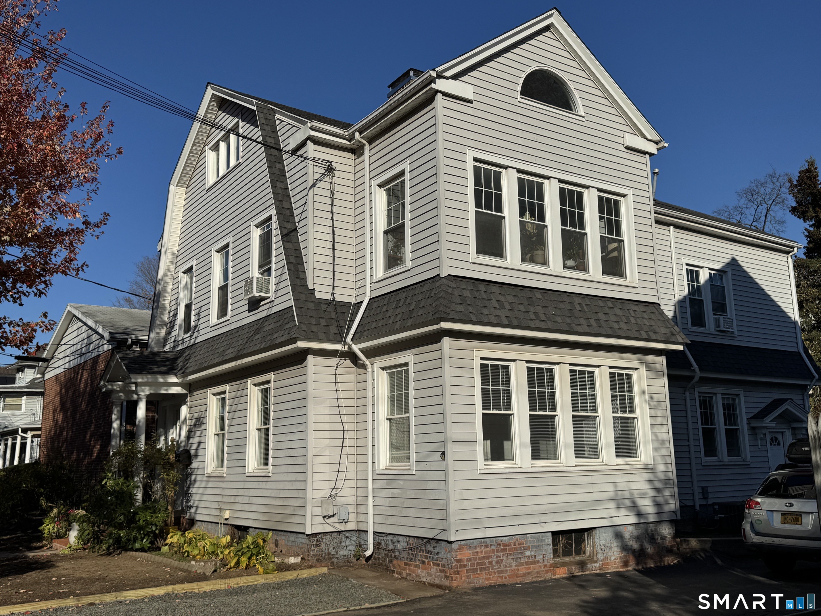 1253 Forest Road, Unit 2 New Haven, CT 06515 - Photo 30 of 30 a front view of a house