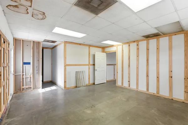 a bathroom with a toilet
