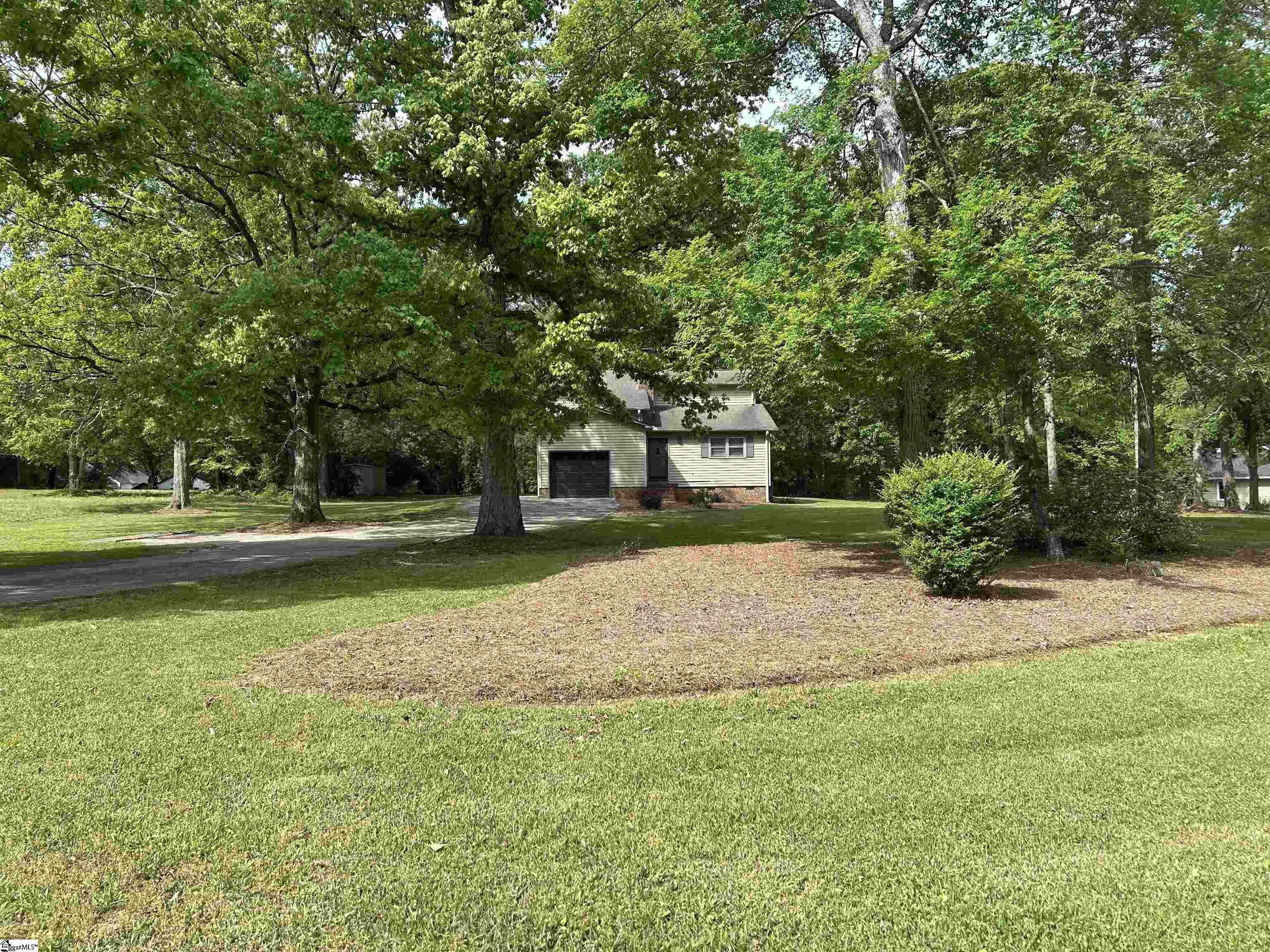 75 Creekfield Road Clinton, SC 29325 - Photo 4 of 36