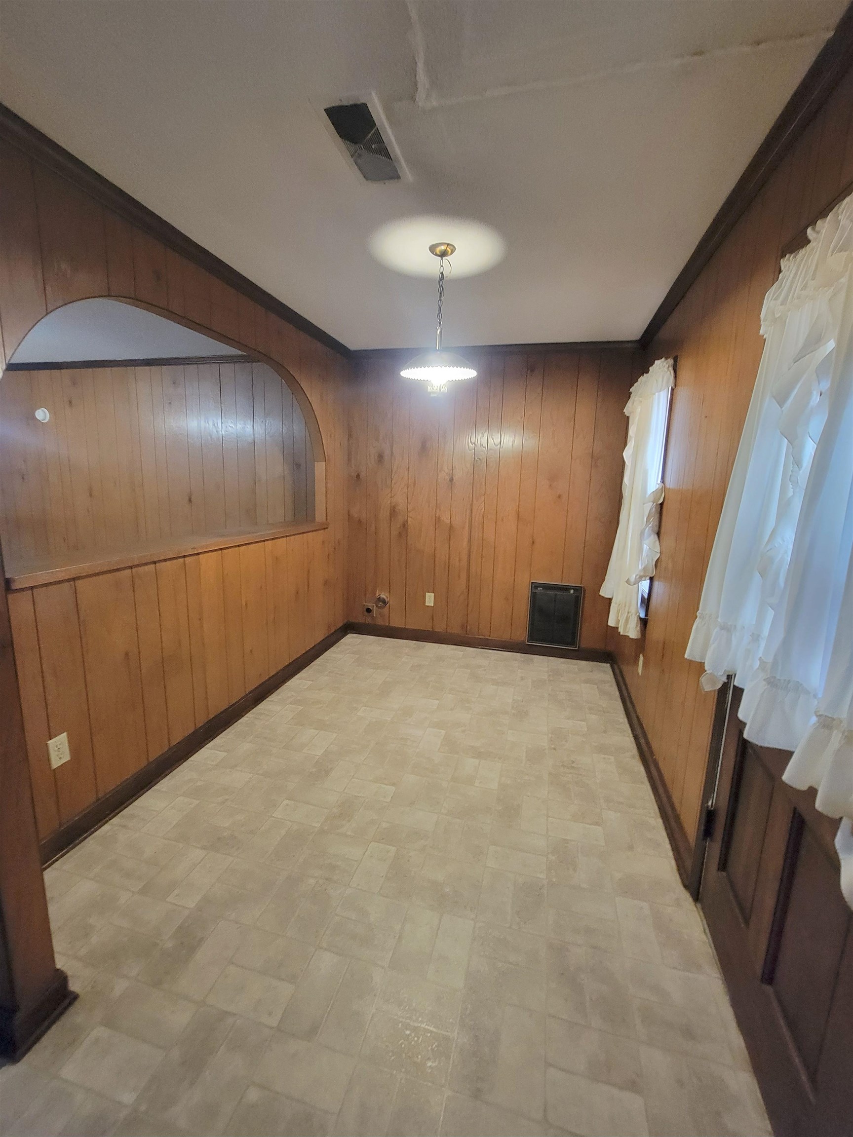 1263 South Perkins Road Memphis, TN 38117 - Photo 15 of 35 a view of an empty room