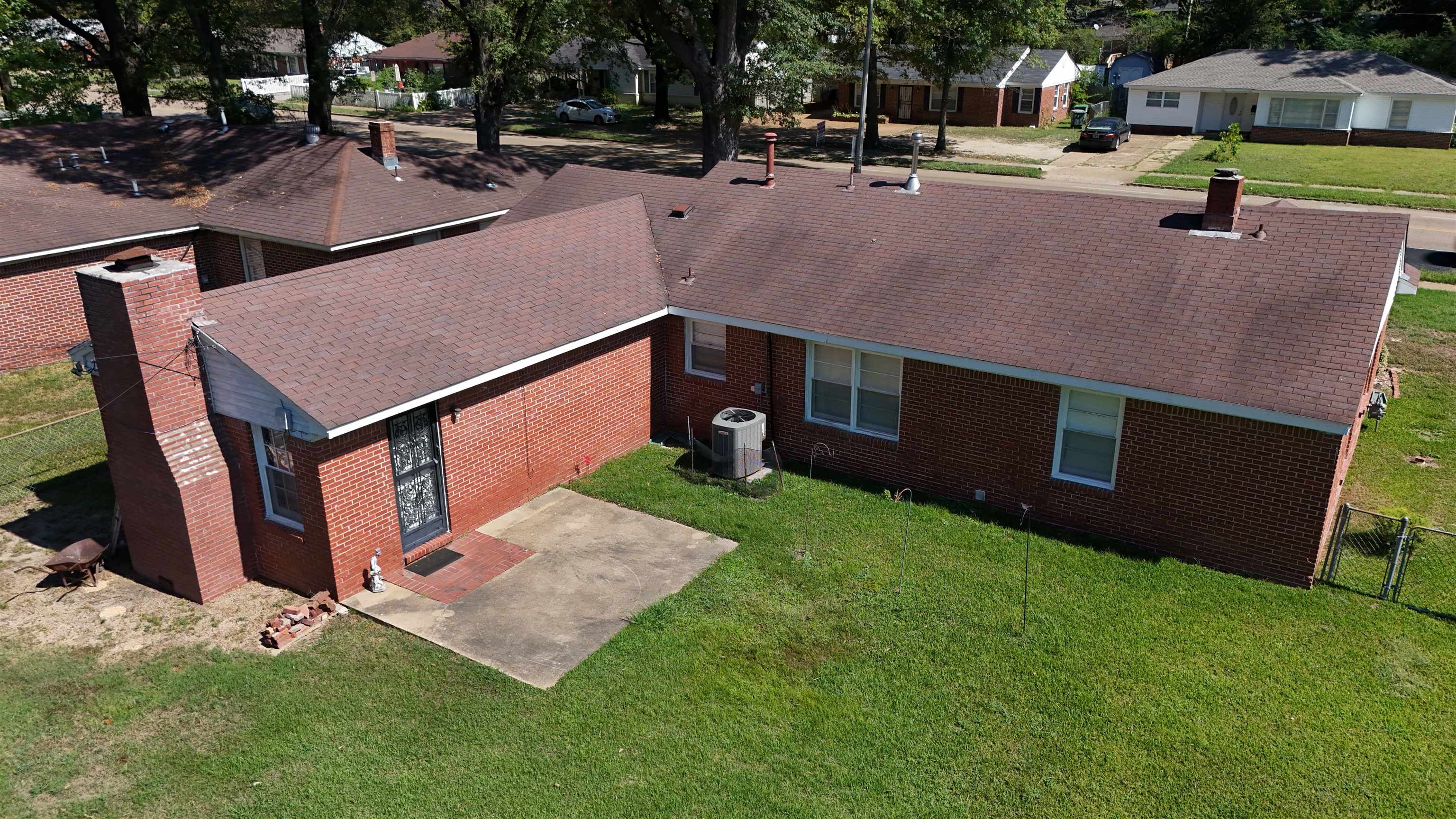1263 South Perkins Road Memphis, TN 38117 - Photo 30 of 35 a view of an outdoor space and yard