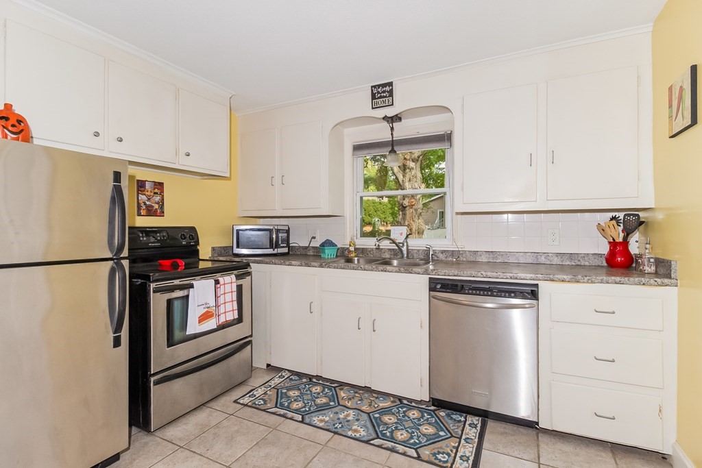 45 Franklin Road Longmeadow, MA 01106 - Photo 11 of 39
