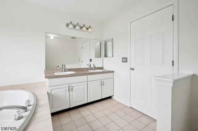 $4,800 | 5 Abate Court, Unit 1, Somerset, NJ 08873