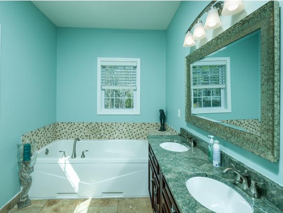 254 Pine Hill Road York, ME 03902 - Photo 15 of 32 Gallery Image 15