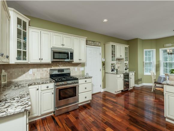 254 Pine Hill Road York, ME 03902 - Photo 4 of 32 Gallery Image 4