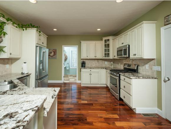 254 Pine Hill Road York, ME 03902 - Photo 5 of 32 Gallery Image 5