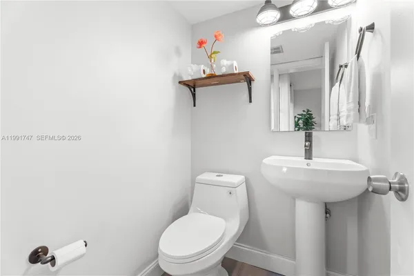 $6,500 | 3145 Virginia Street, Unit 4, Miami, FL 33133