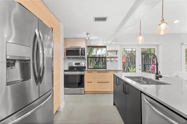 $6,500 | 3145 Virginia Street, Unit 4, Miami, FL 33133