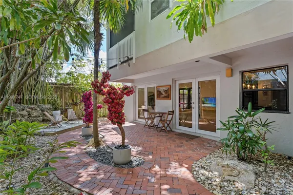 $6,500 | 3145 Virginia Street, Unit 4, Miami, FL 33133