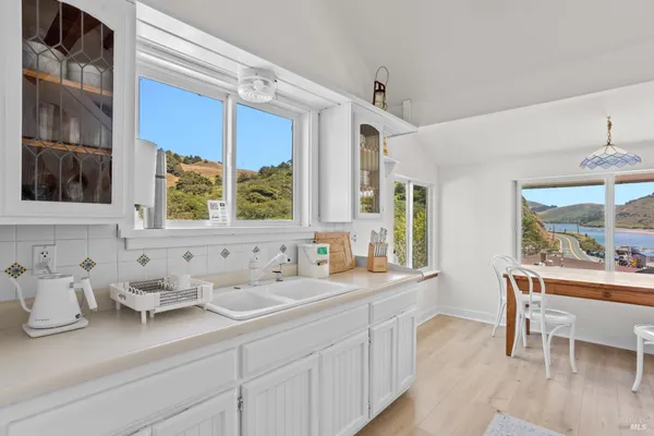 $950,000 | 9500 El Camino, Jenner, CA 95450
