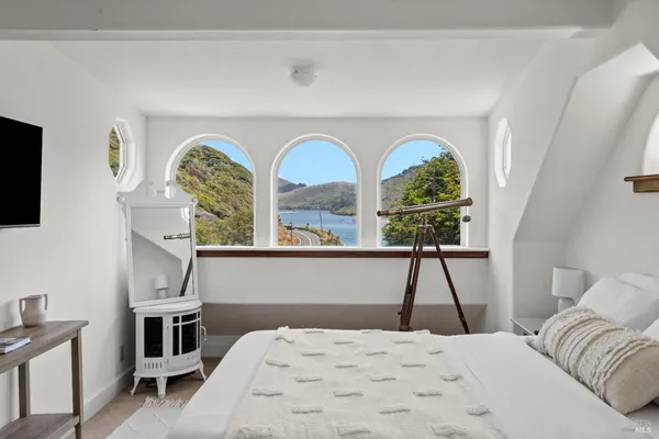 $950,000 | 9500 El Camino, Jenner, CA 95450