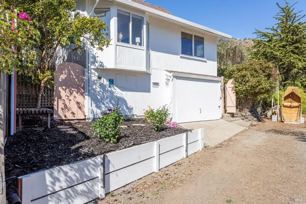 $950,000 | 9500 El Camino, Jenner, CA 95450