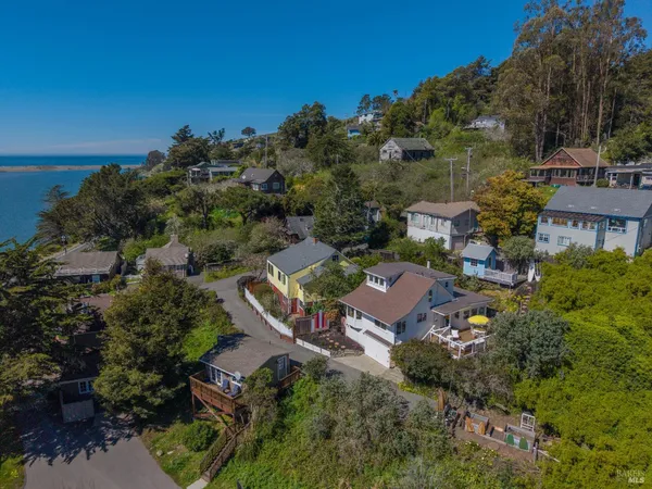 $950,000 | 9500 El Camino, Jenner, CA 95450