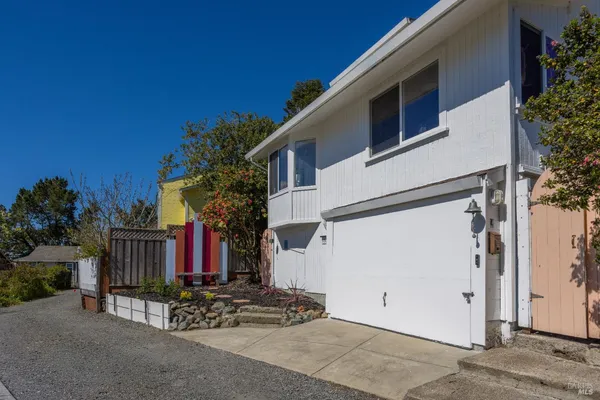 $950,000 | 9500 El Camino, Jenner, CA 95450