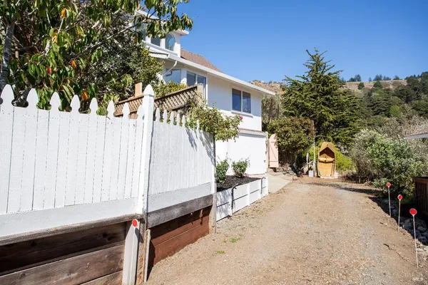 $950,000 | 9500 El Camino, Jenner, CA 95450