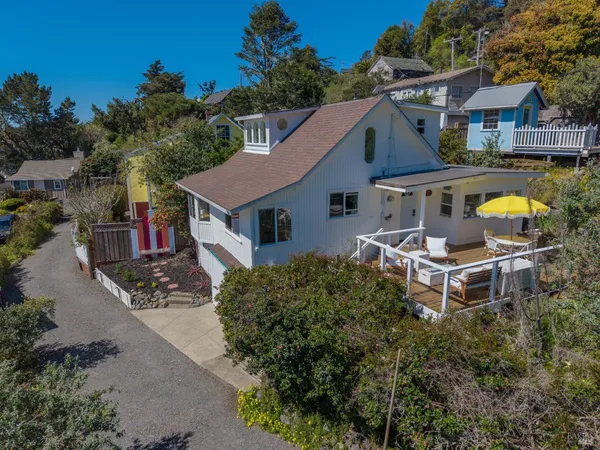 $950,000 | 9500 El Camino, Jenner, CA 95450