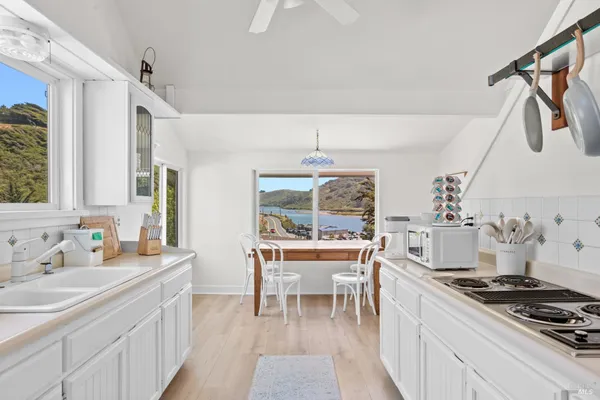 $950,000 | 9500 El Camino, Jenner, CA 95450