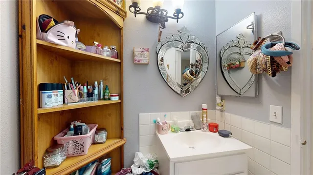 $580,000 | 550 Orange Avenue, Unit 216, Long Beach, CA 90802