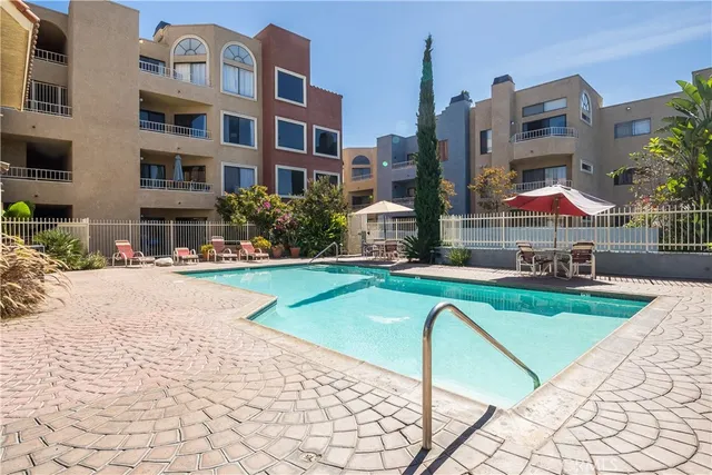 $580,000 | 550 Orange Avenue, Unit 216, Long Beach, CA 90802