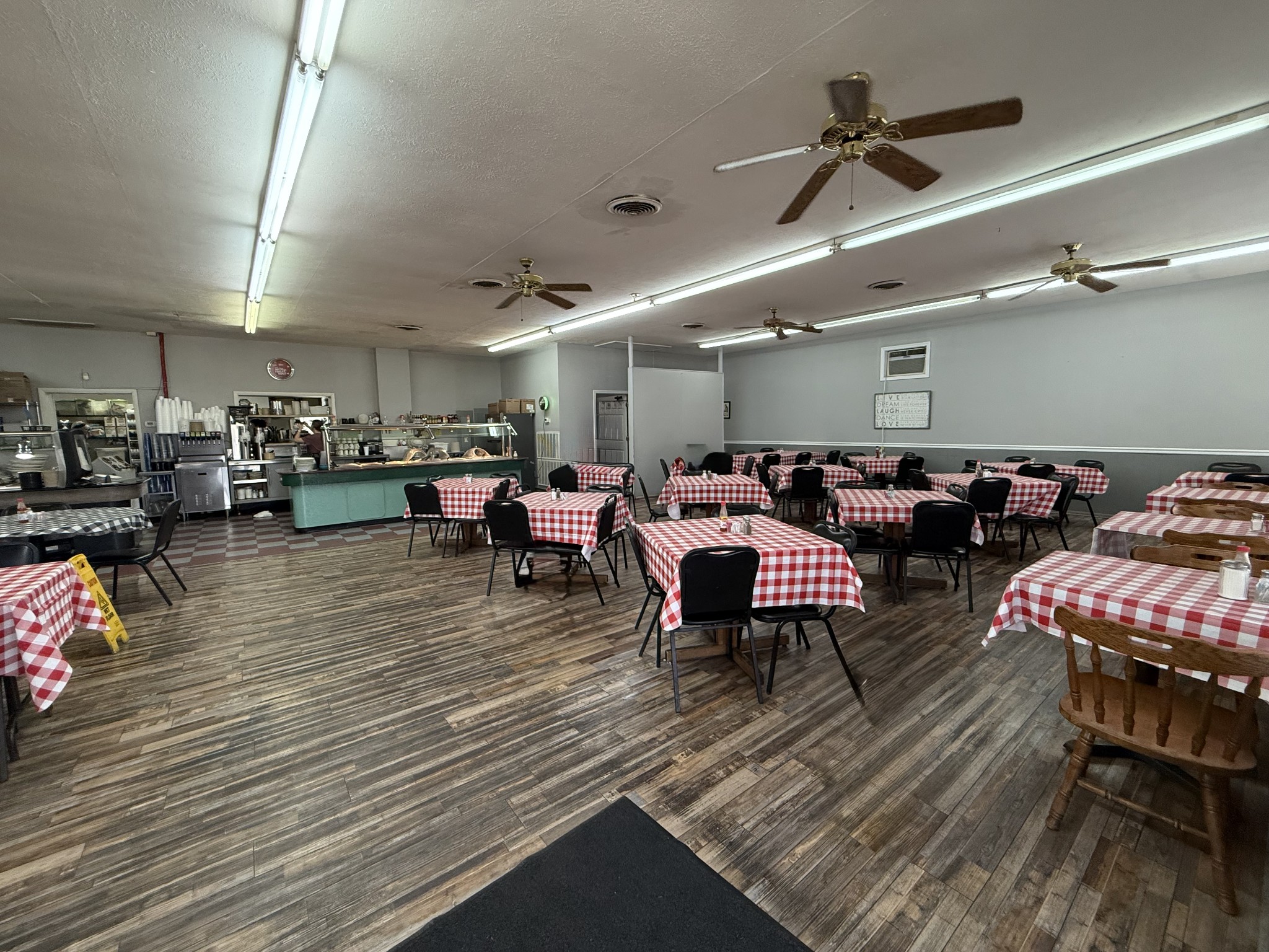 1331 Highway 100 Centerville, TN 37033 - Photo 12 of 26 a living room with lots of furniture and a wooden floor
