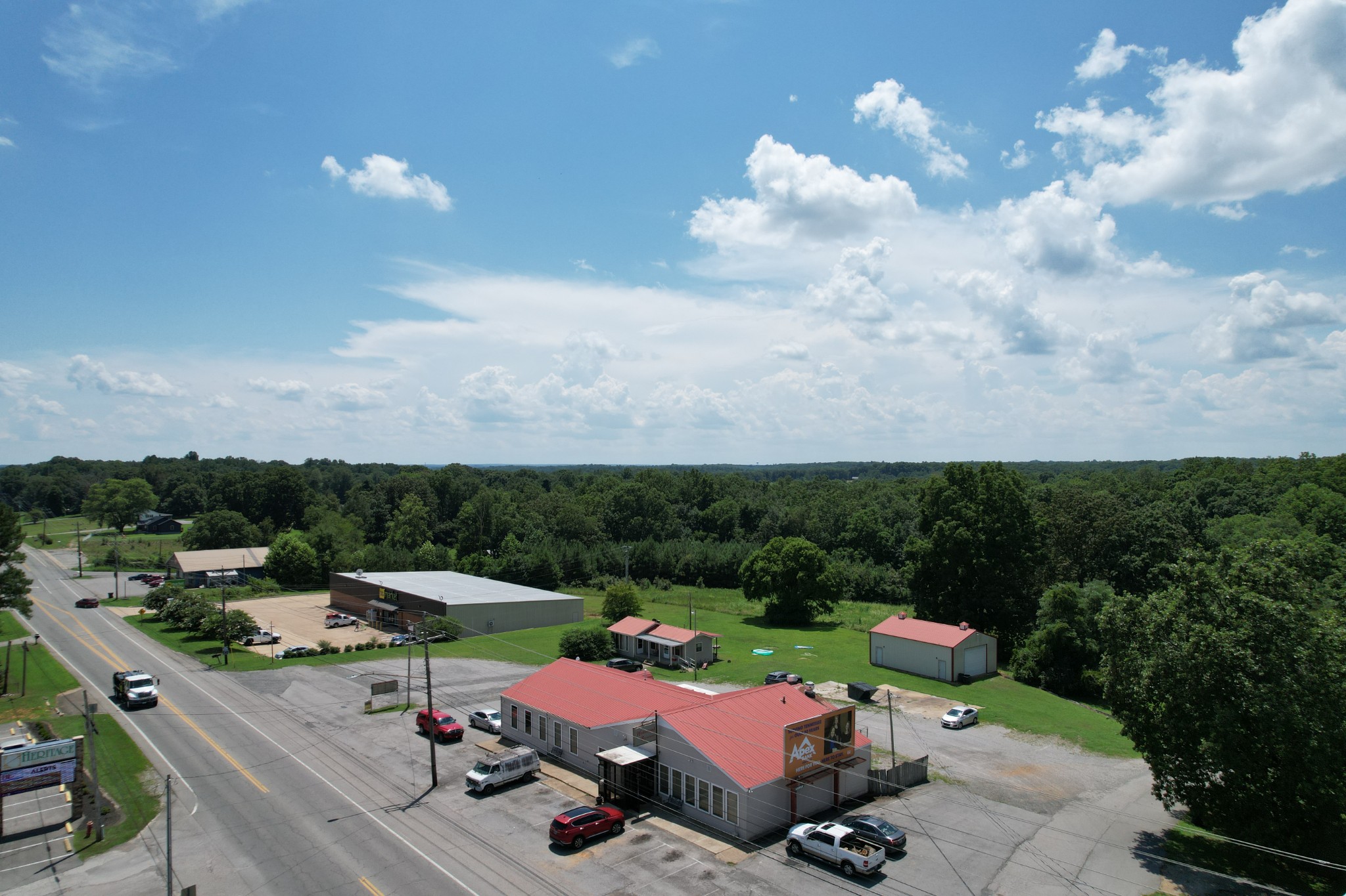 1331 Highway 100 Centerville, TN 37033 - Photo 2 of 26 a view of a terrace with sitting area