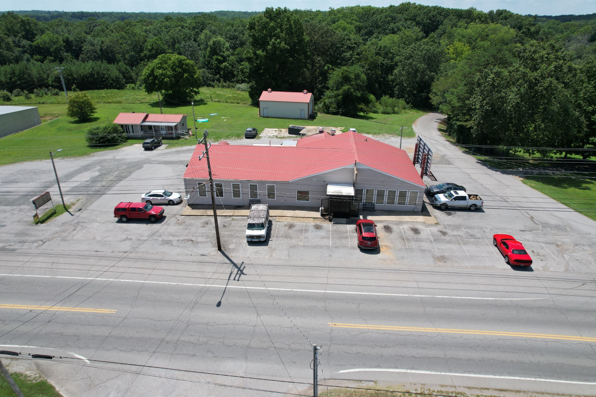 1331 Highway 100 Centerville, TN 37033 - Photo 7 of 26 an outdoor space with seating
