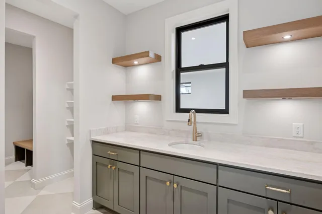 $1,799,000 | 10380 Mallard Drive, Victoria, MN 55318