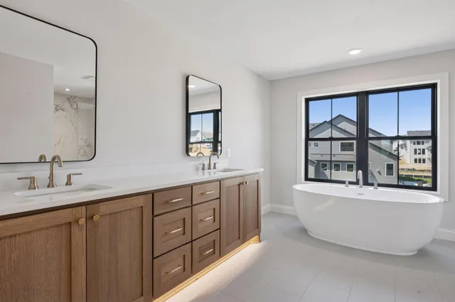 $1,799,000 | 10380 Mallard Drive, Victoria, MN 55318