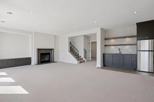 $1,799,000 | 10380 Mallard Drive, Victoria, MN 55318